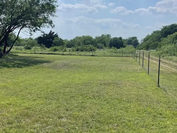 9200 Sunrise Dr, Fort Worth, TX 76134