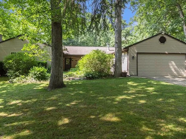 801 Oakgrove, Highland, MI 48356