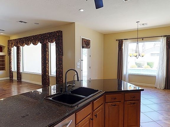 3rd image of 1540 W Prescott Dr