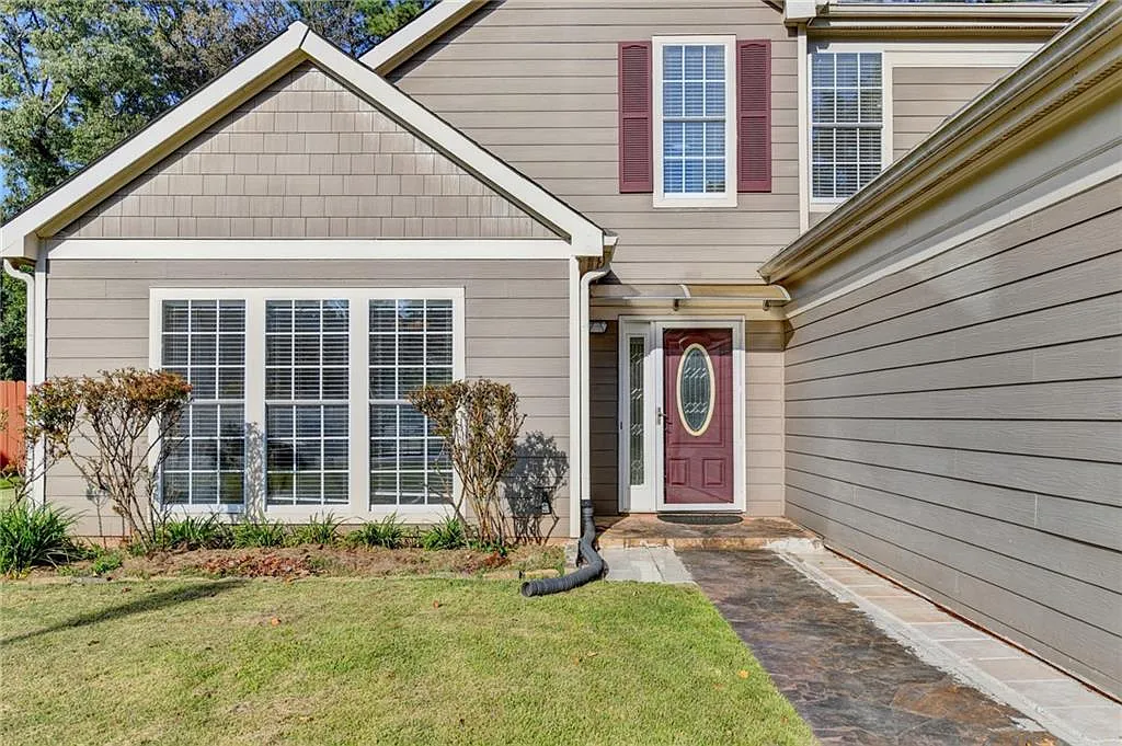 4 bed, 3.5 bath, 2204 sqft, $2,600 — Photo 4