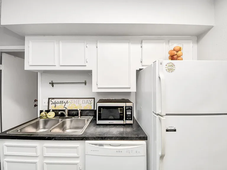 2750 Holly Hall St #911 — Photo 19