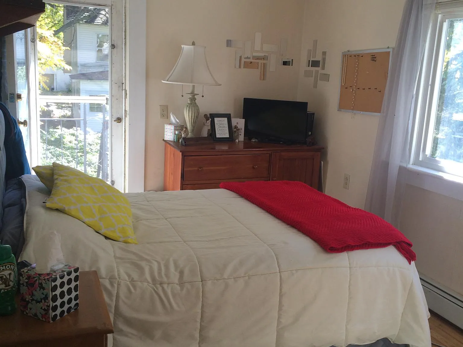 4 bed, 949 sqft, $3,920 — Photo 3