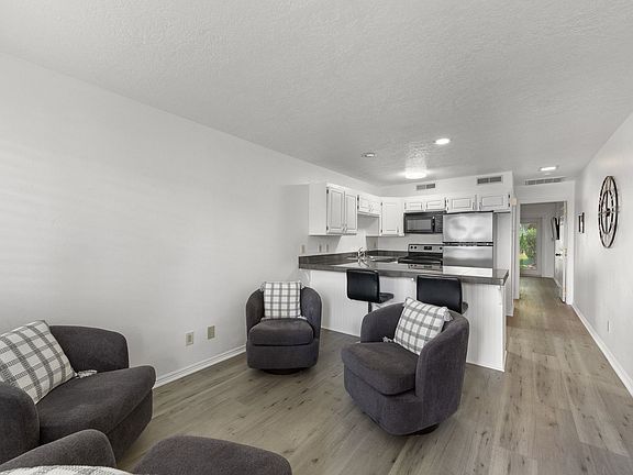 2nd image of 1845 W Canyon Dr #1409