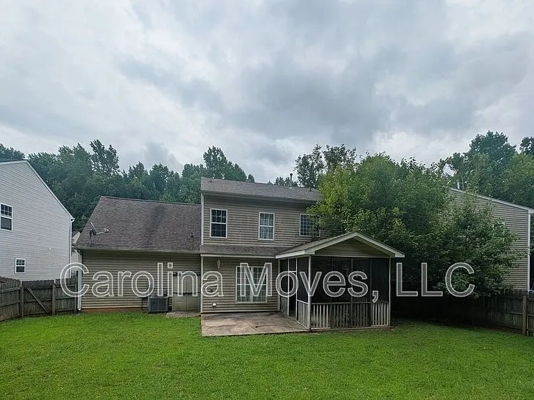 518 Grafton Ct — Photo 16