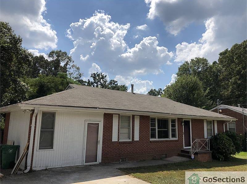 2nd image of 4853 Glenwood Rd