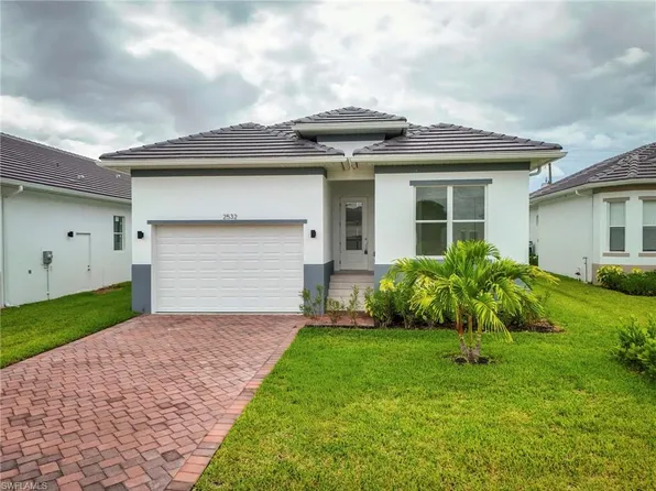 2532 Linda DR, NAPLES, FL 34112