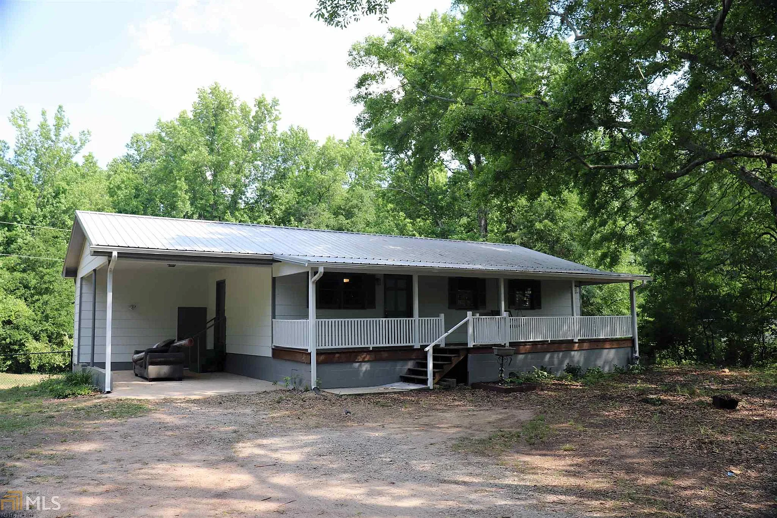 3011 Lawton Ln photo 1