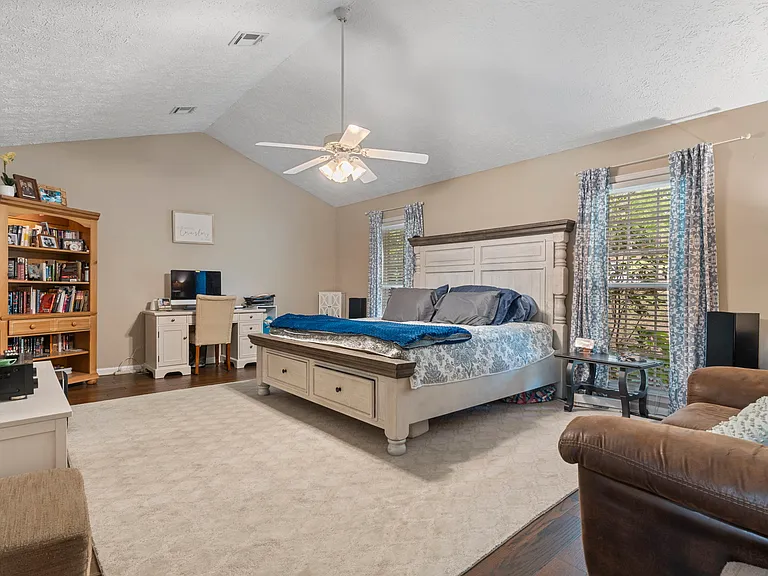 431 Duckworth Dr — Photo 15