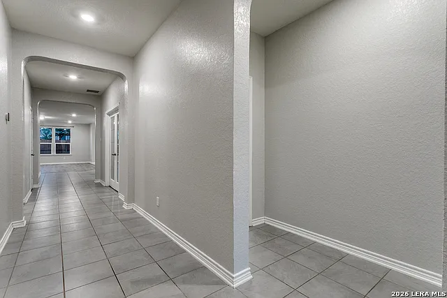 3 bed, 2.0 bath, 2444 sqft, $2,400 — Photo 3