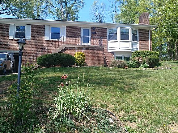 Nice front yard with flowers
