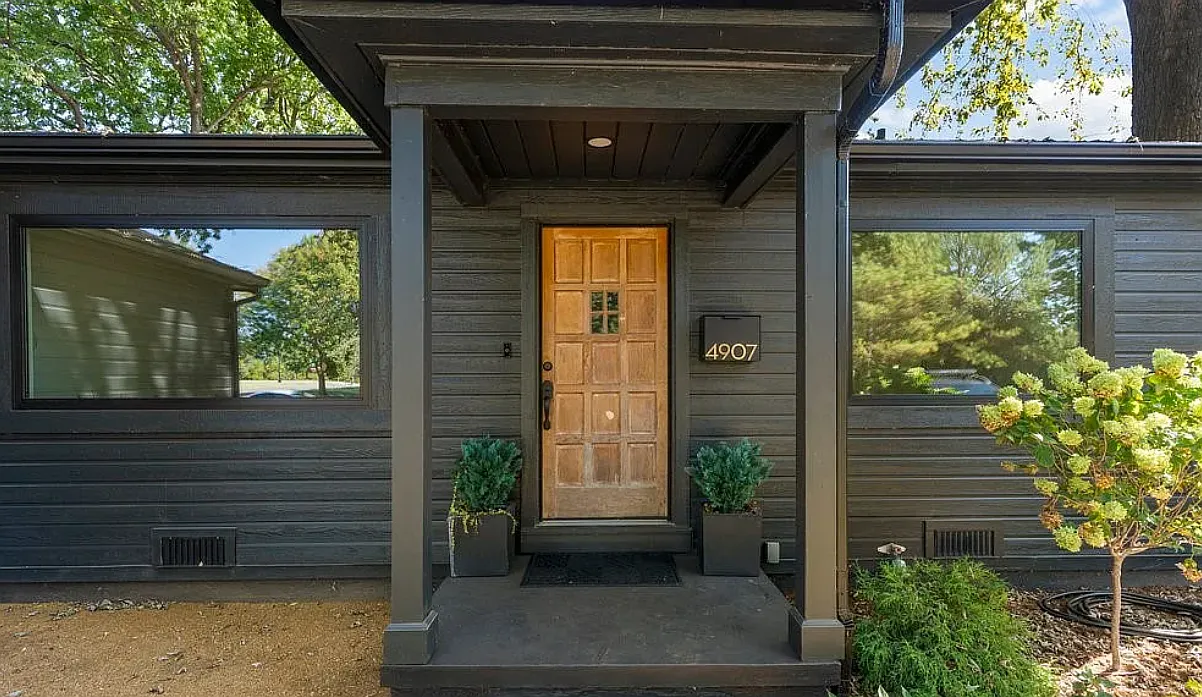 3 bed, 1110 sqft, $2,500 — Photo 3
