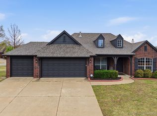 20382 E 49th St S, Broken Arrow, OK 74014