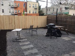 3445 24th St, Astoria, NY 11106