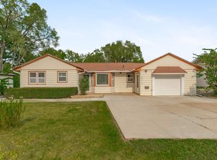 2313 W 8th St, Waterloo, IA 50702