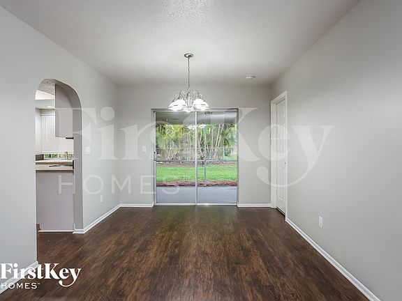 5th image of 3423 SE 8th Pl