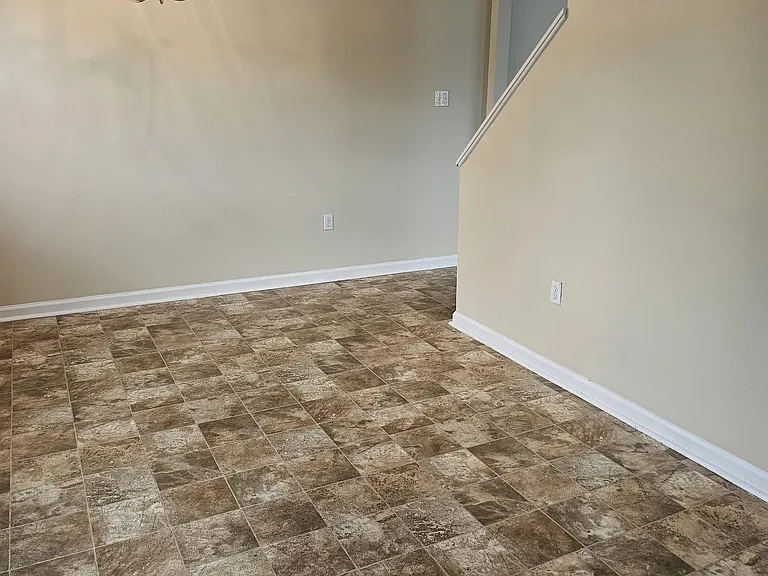 304 Emily Ln — Photo 5