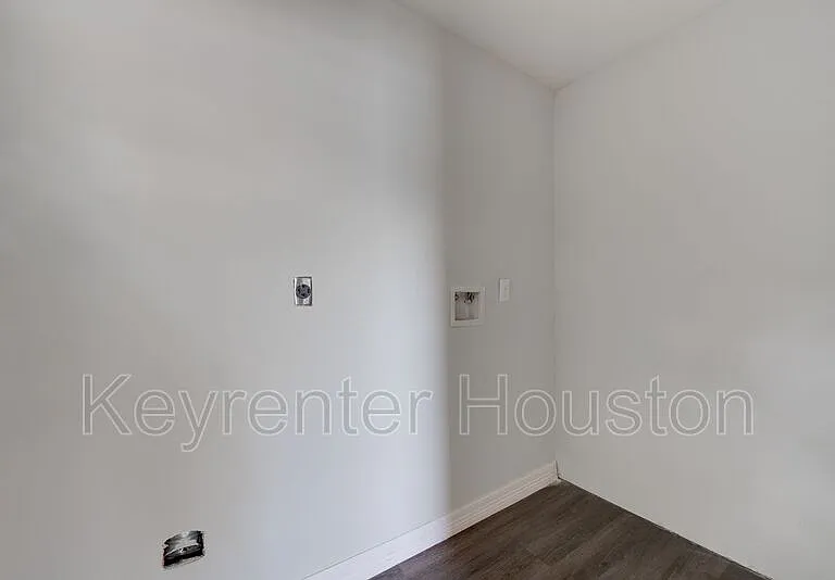 7601 Springdale St — Photo 10