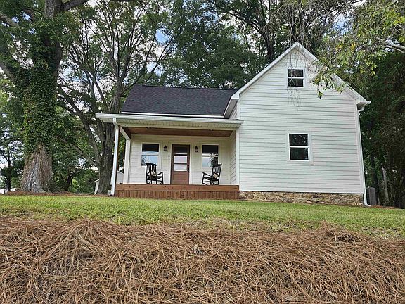 5th image of 105 Convent Rd NE