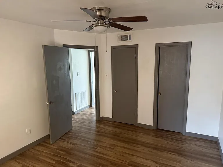 1715 Woodrow Ave — Photo 9
