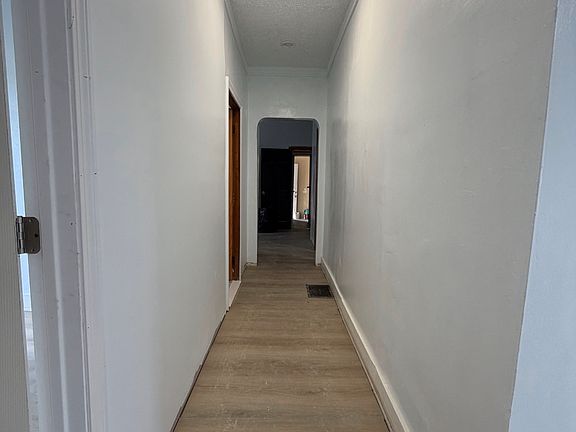 5th image of 3886-3888 Washington St #1