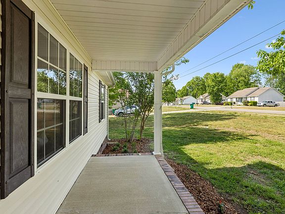 4th image of 1504 Patrick Dr