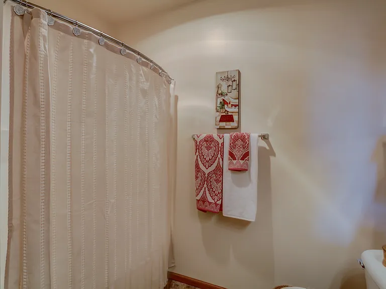 Grant- Bathroom