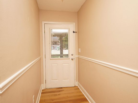 4th image of 583 Woodlow Rd