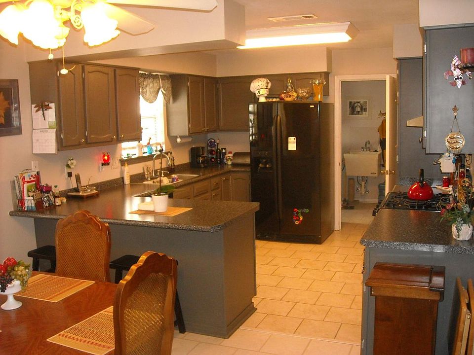 2nd image of 519 Bradford Dr #1