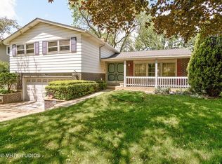 1760 E Corktree Ln, Mount Prospect, IL 60056