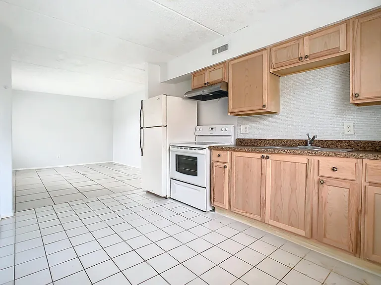 694 Michigan Ct #2 — Photo 23