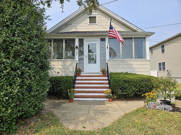 62 Helmetta Rd