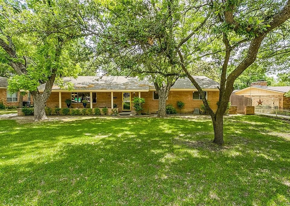 1st image of 3817 Plantation Dr