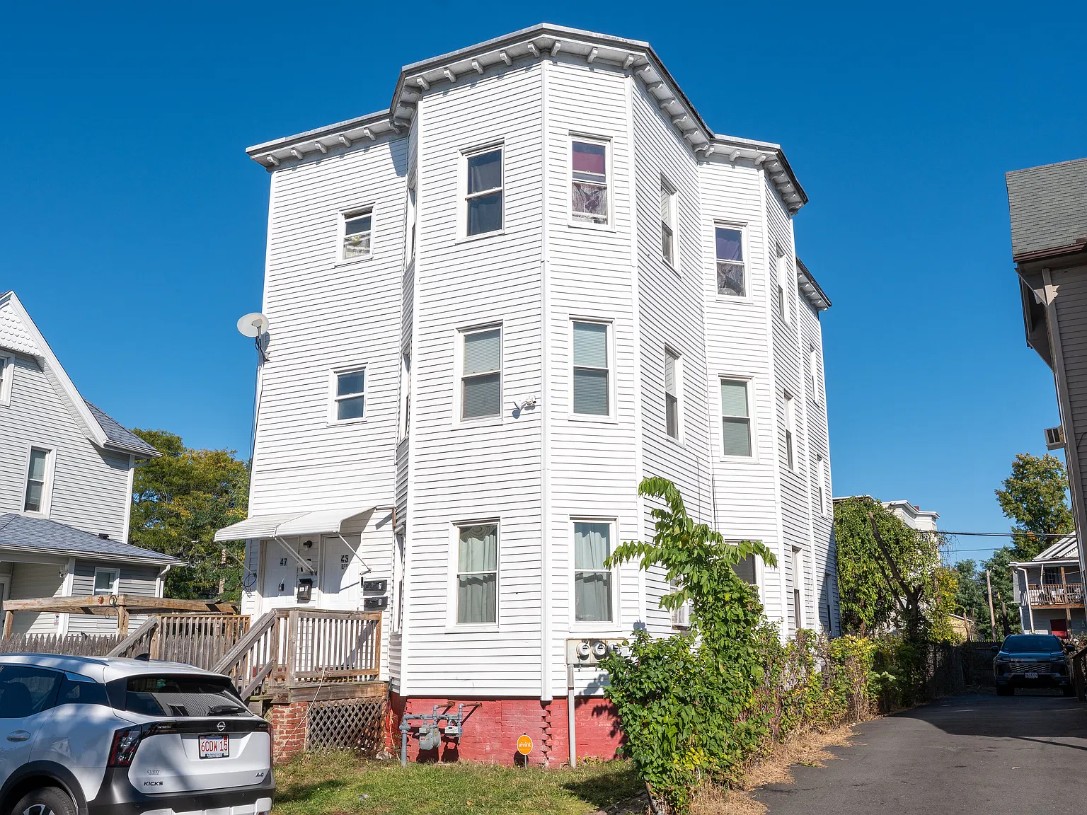 3 bed, 1000 sqft, $1,850 — Photo 2