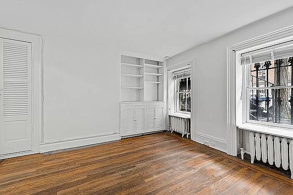1st image of 32 Beekman Pl #1B