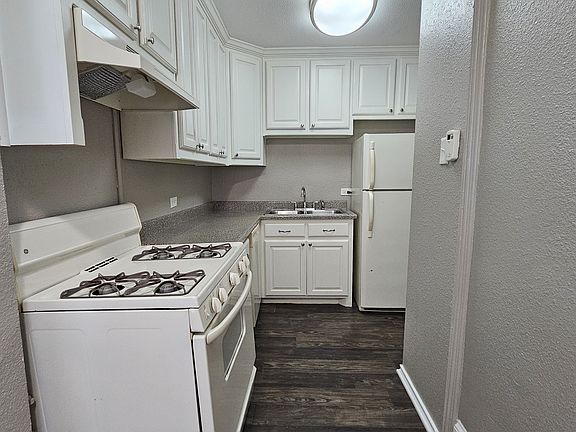 3rd image of 10111 Galway Dr