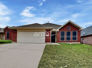 816 Lombardy Ct, Fort Worth, TX 76112