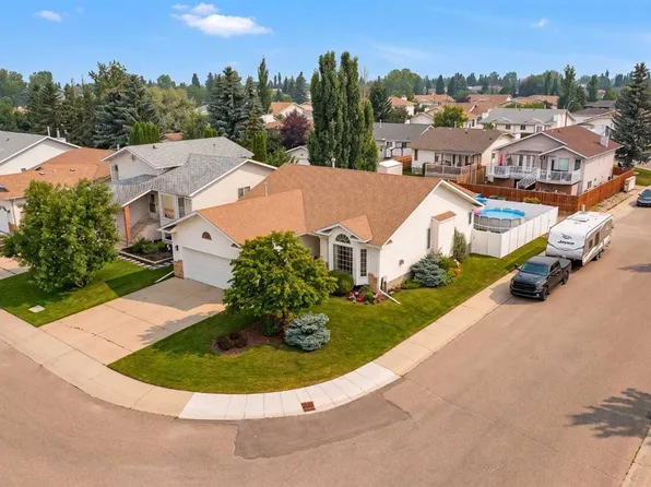 70 S Densmore Cres, Red Deer, AB T4R 2L6