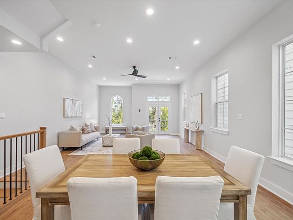 2nd image of 1031 W 17th St