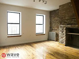 Rented by Wave Real Estate Group