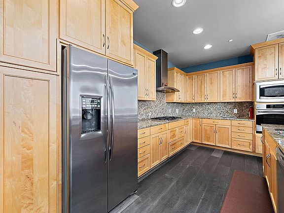 5th image of 700 W 31st St Suite 1505