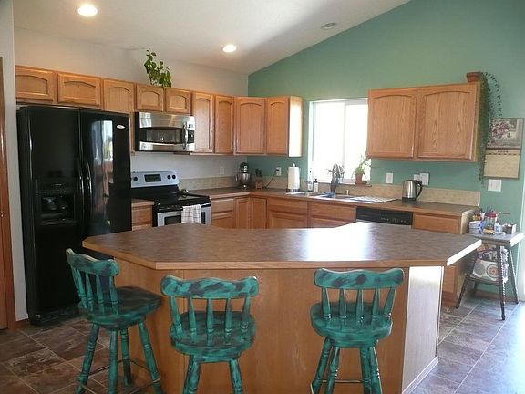 3rd image of 1005 Golden Hills Dr