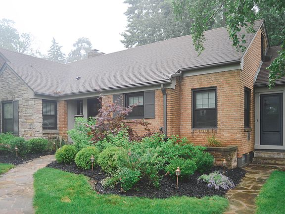 3rd image of 260 Edgehill Dr SE