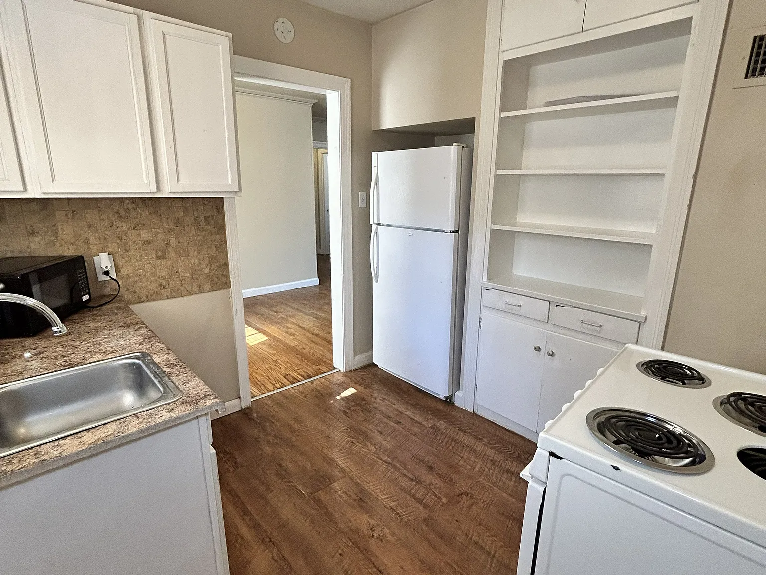 1 bed, 750 sqft, $699 — Photo 4