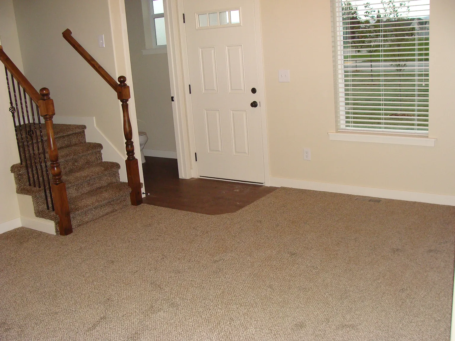 2 bed, 1.5 bath, 1029 sqft, $1,375 — Photo 3