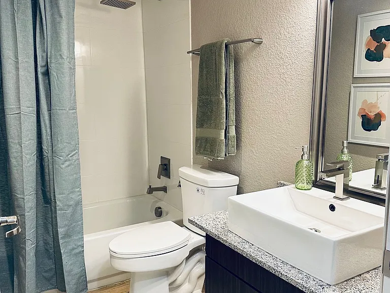 Alma Apartments — Photo 4