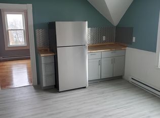 451 Willow St FLOOR 3, Woonsocket, RI 02895