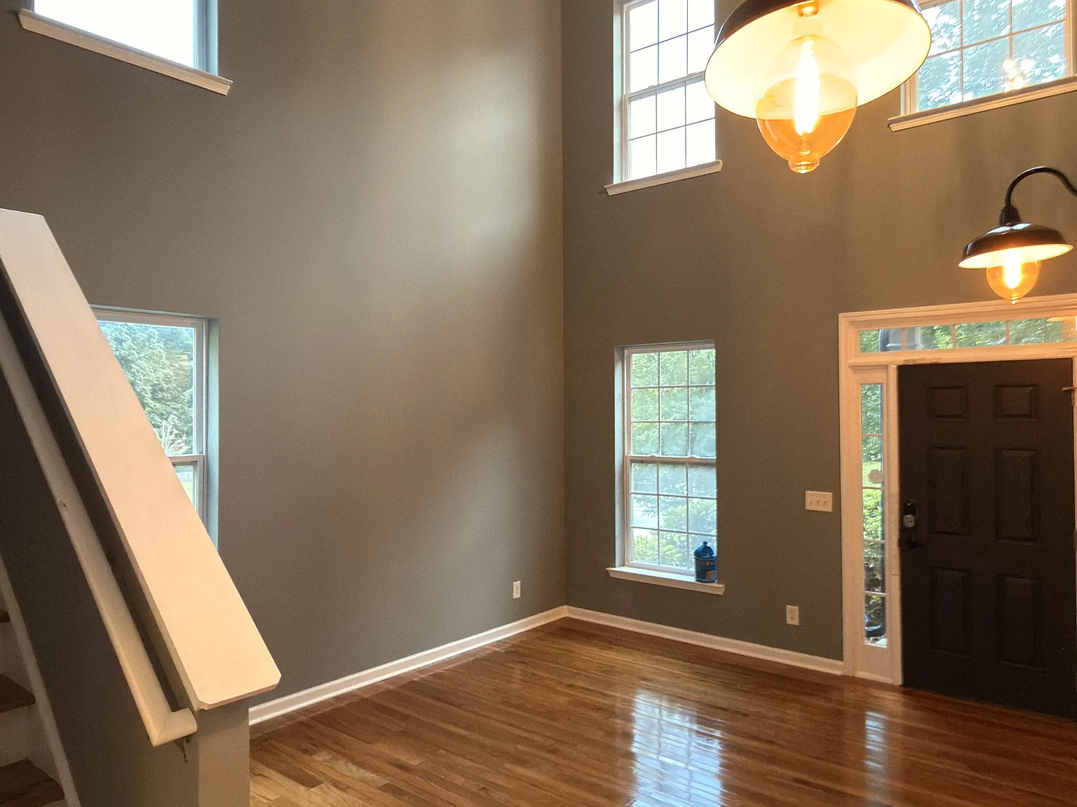 3 bed, 2.5 bath, 2939 sqft, $3,242 — Photo 3