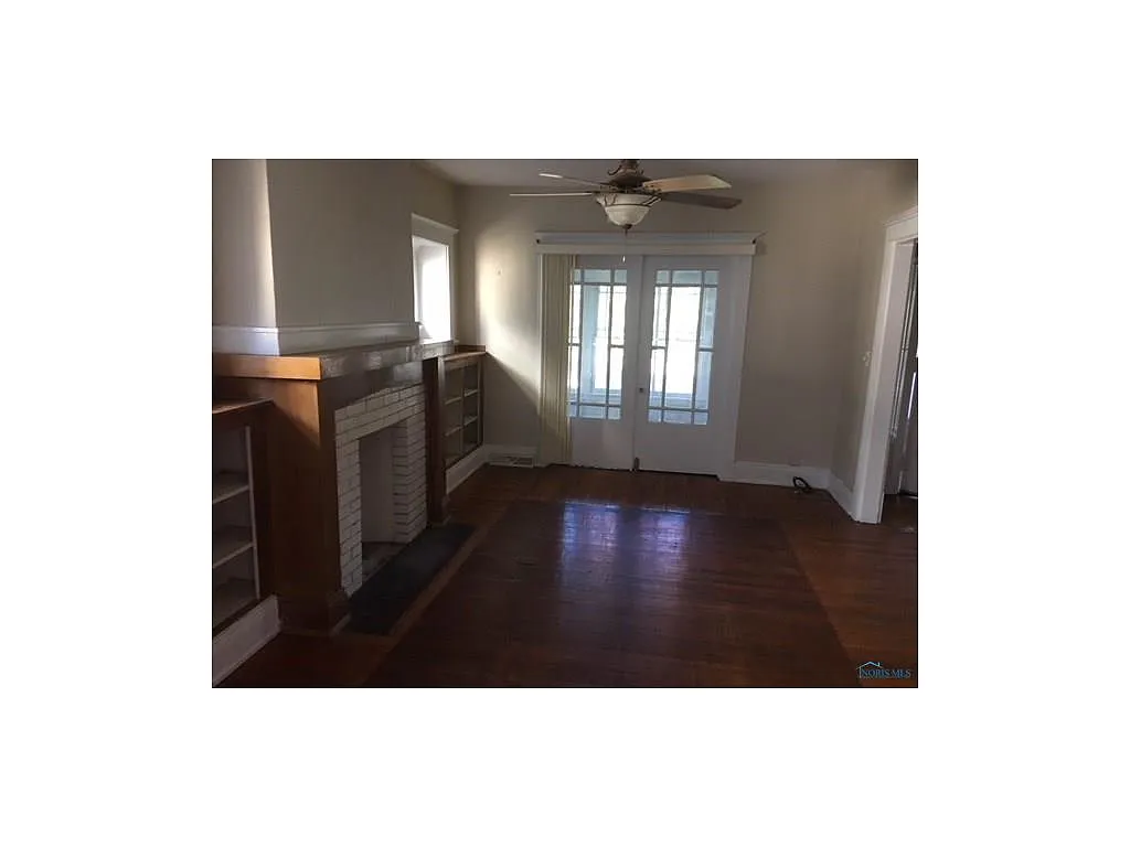 2737 Parkwood Ave photo 1