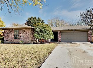 629 S Waxahachie St, Mansfield, TX 76063