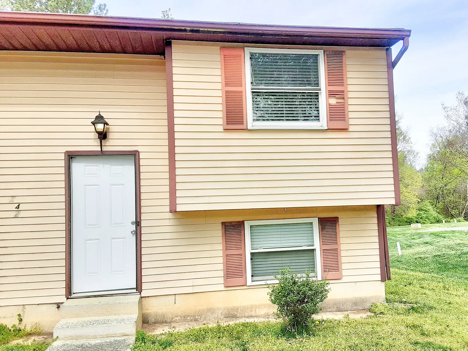 2 bed, 888 sqft, $1,150 — Photo 1